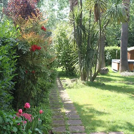 度假居 Le Jardin De *